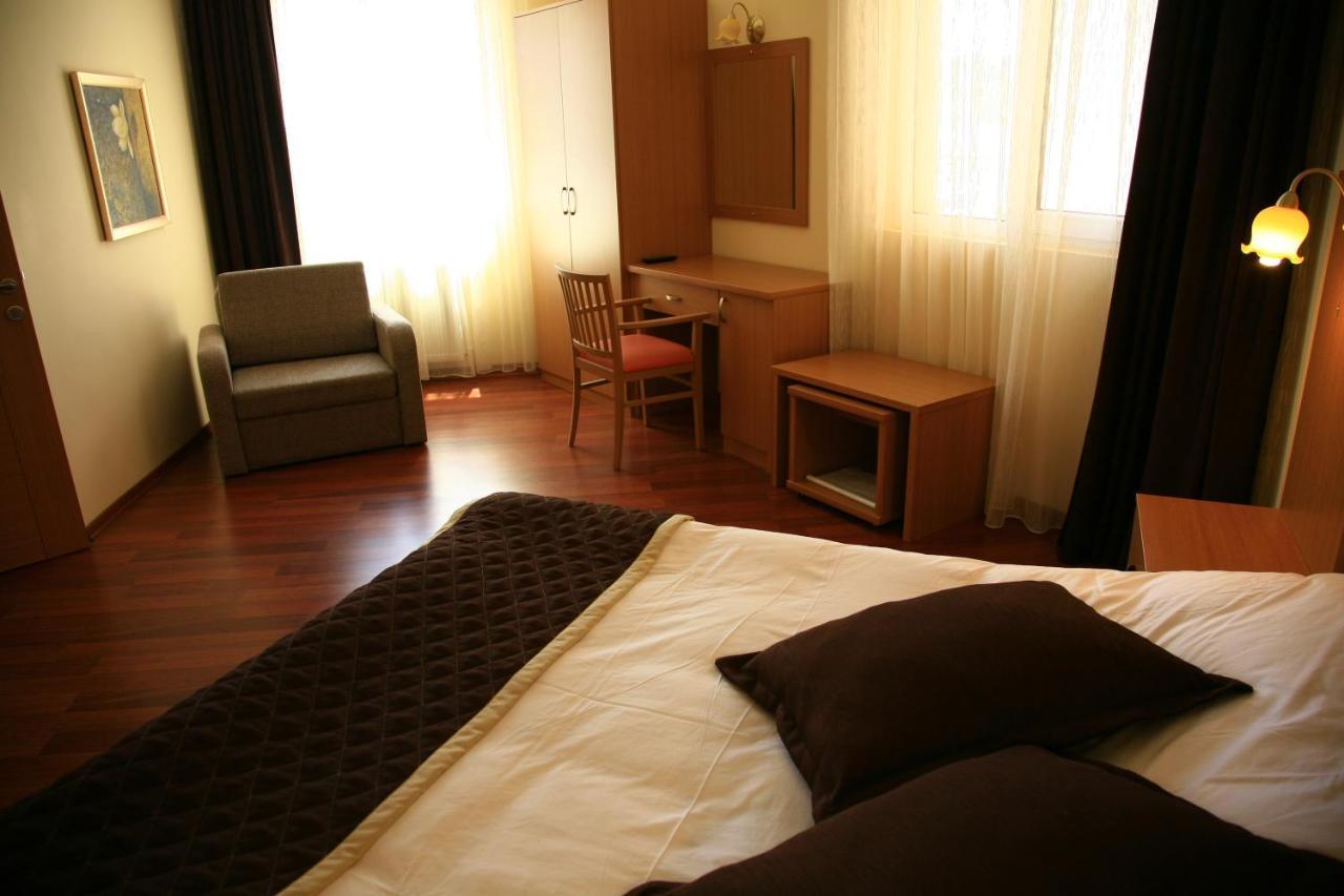 Otel 阿克恰科贾 外观 照片