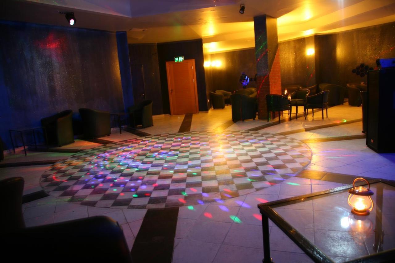 Otel 阿克恰科贾 外观 照片
